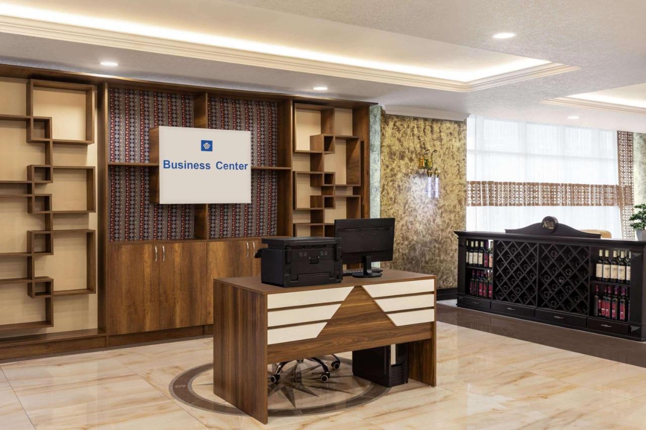 Hotel Wyndham Baku Zewnętrze zdjęcie